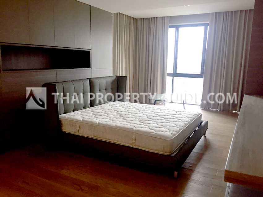 Condominium in Ploenchit 