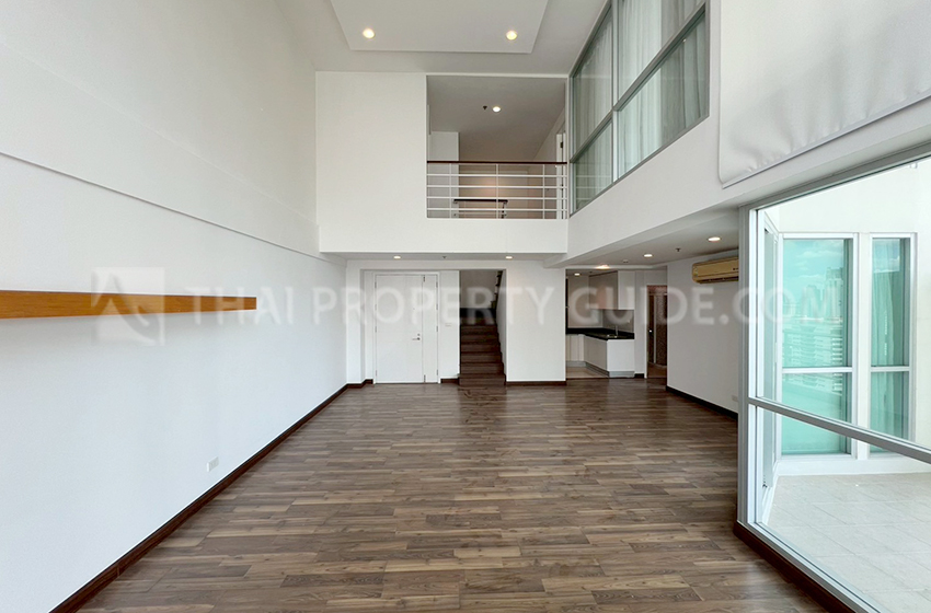 Condominium in Ploenchit