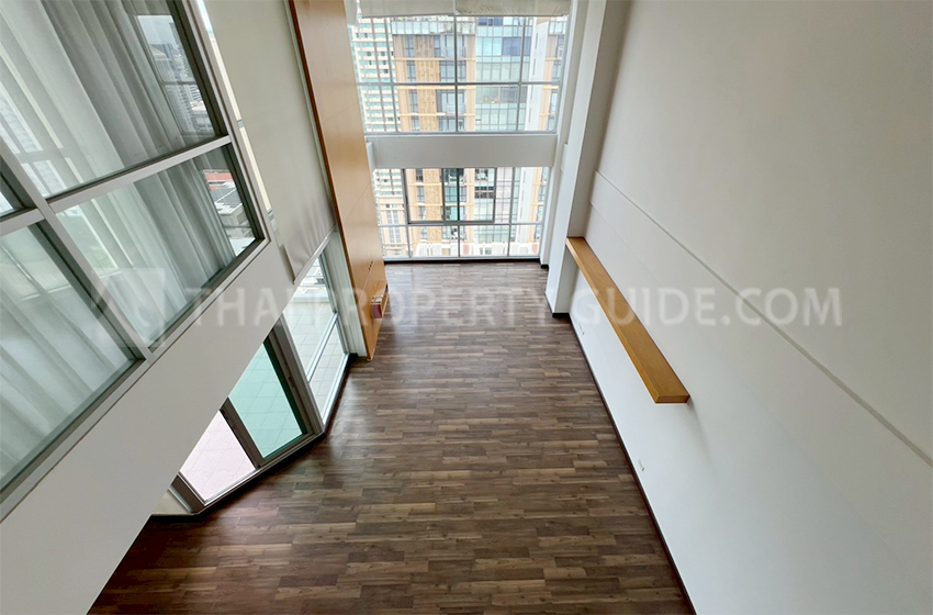 Condominium in Ploenchit 