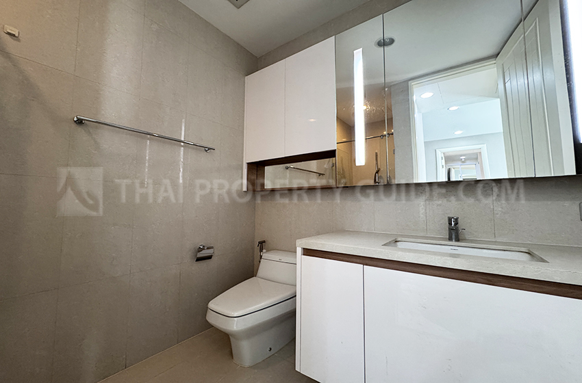 Condominium in Ploenchit 