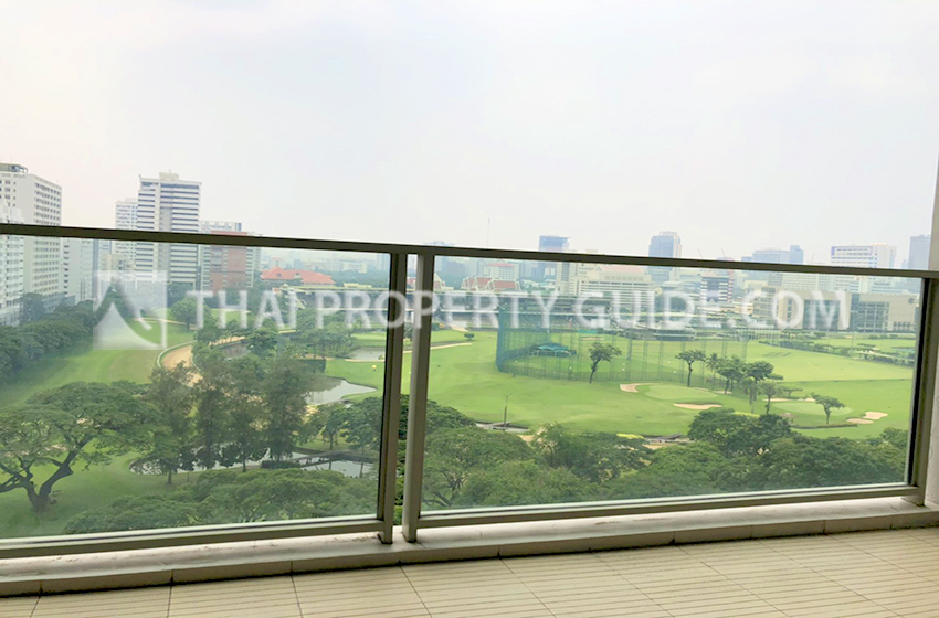 Condominium in Ploenchit 