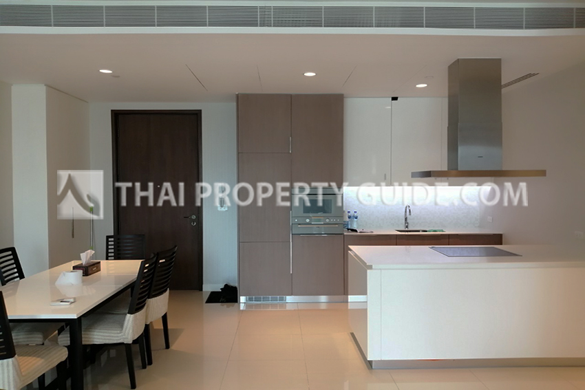 Condominium in Ploenchit 