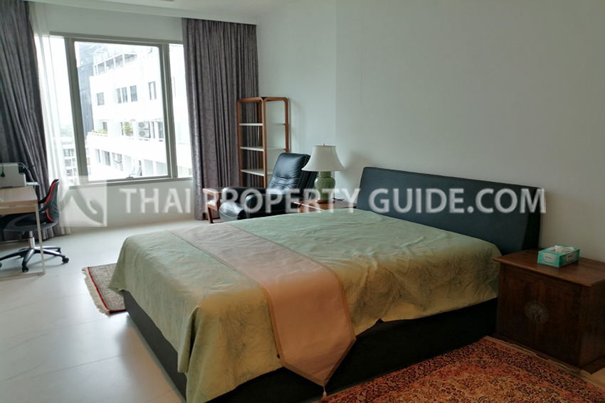 Condominium in Ploenchit 
