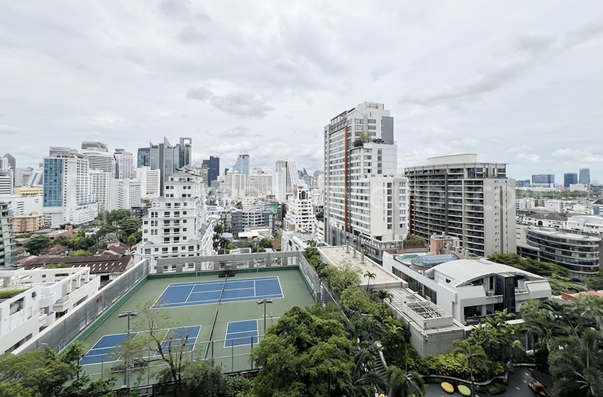 Condominium in Ploenchit 