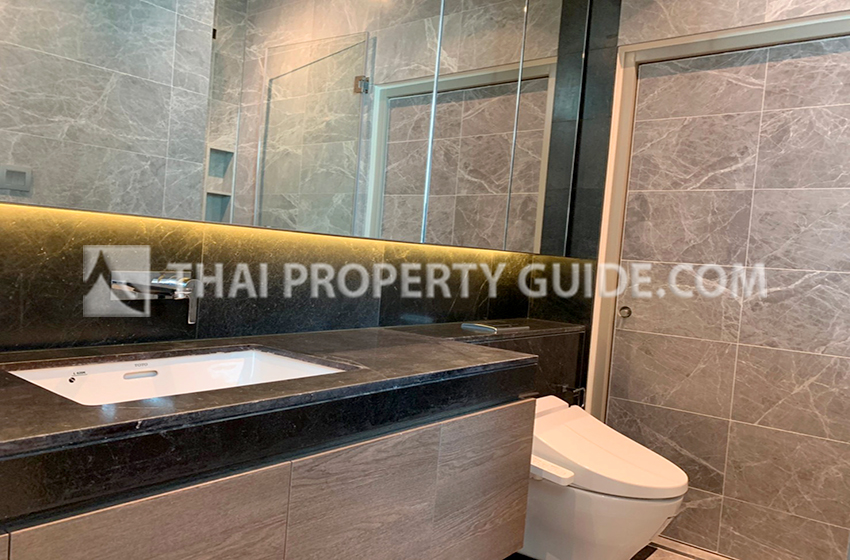 Condominium in Ploenchit 