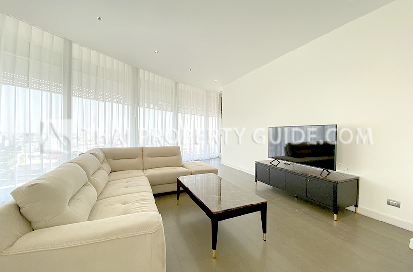 Condominium in Ploenchit