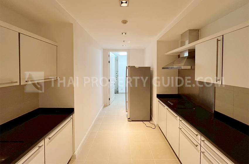 Condominium in Ploenchit : Athenee Residence