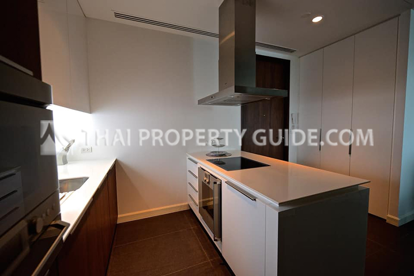 Condominium in Ploenchit 
