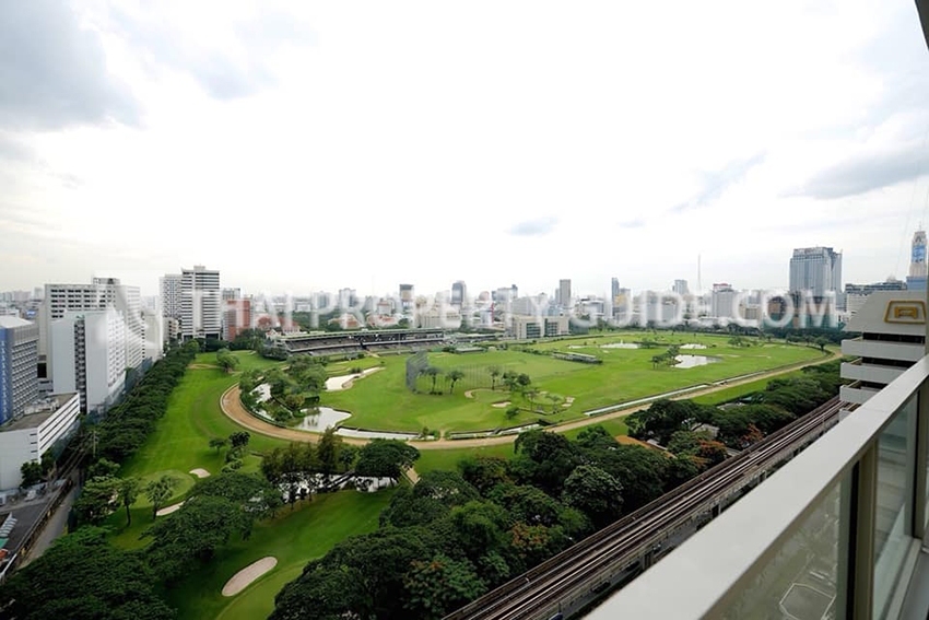 Condominium in Ploenchit 