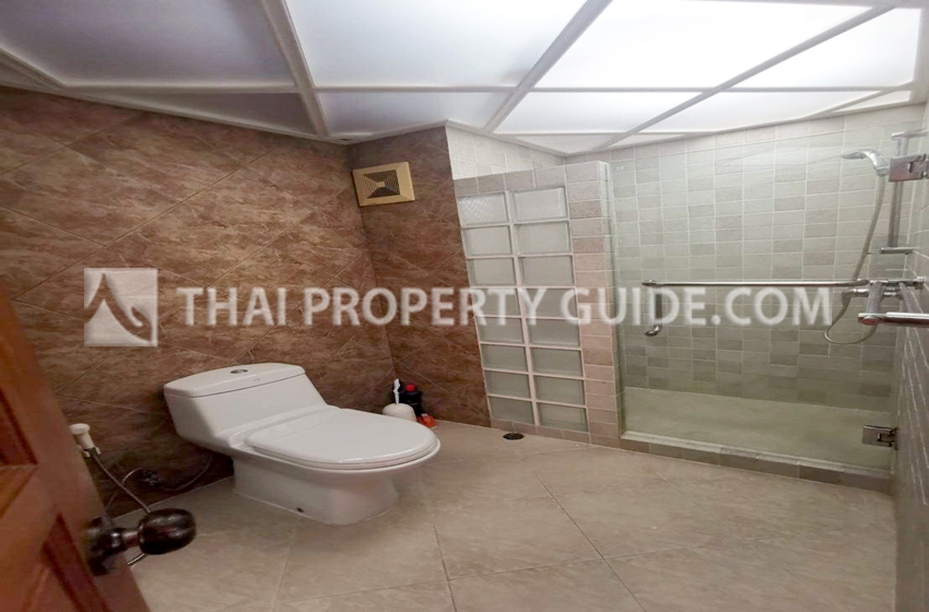 Condominium in Ploenchit 