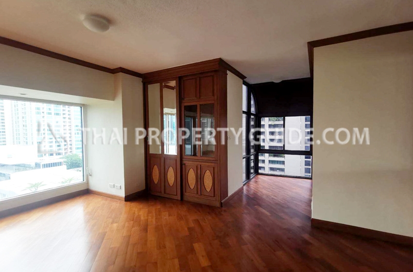 Condominium in Ploenchit 