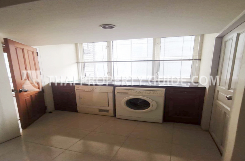 Condominium in Ploenchit 