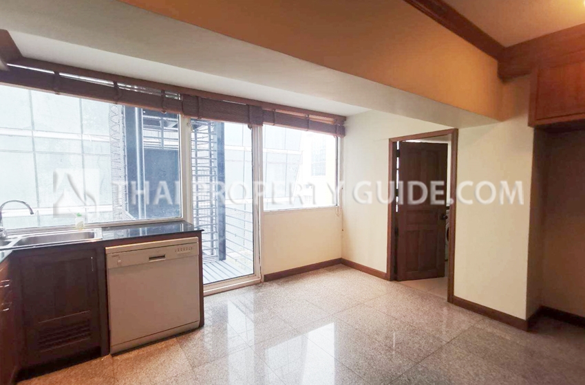 Condominium in Ploenchit 