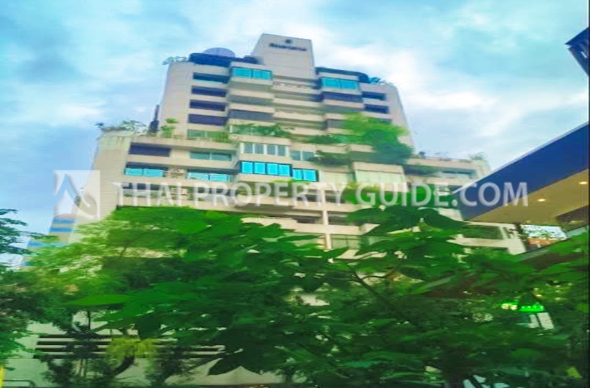 Condominium in Ploenchit 