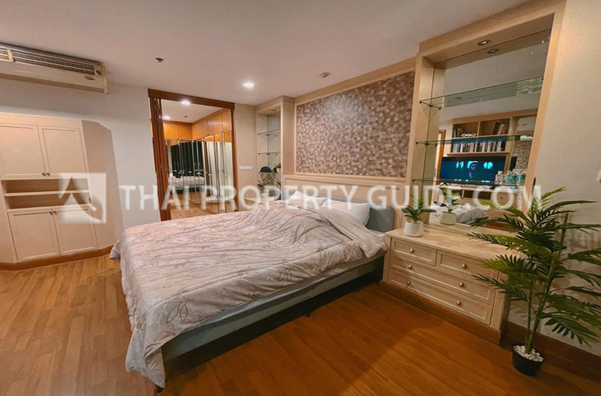 Condominium in Ploenchit 
