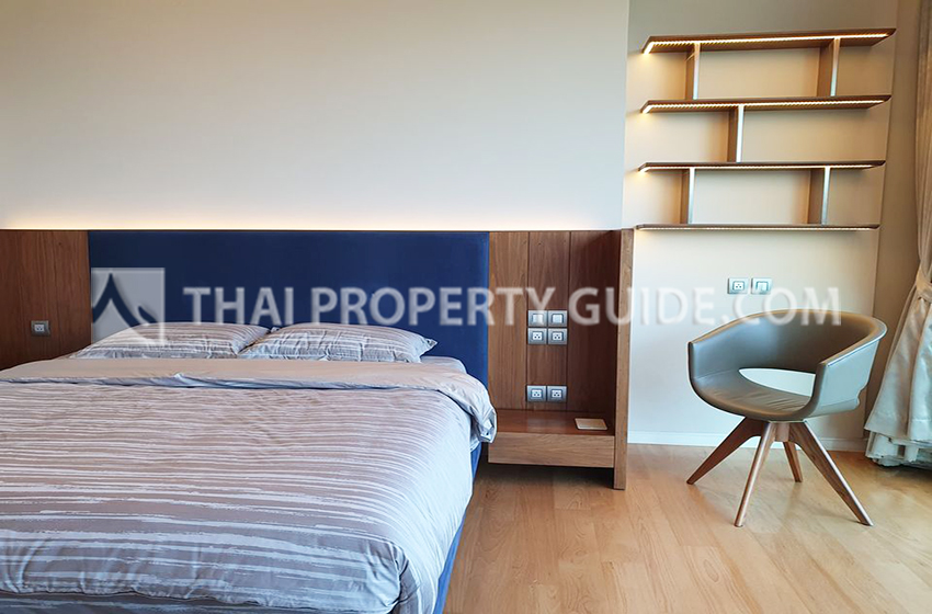 Condominium in Ploenchit 