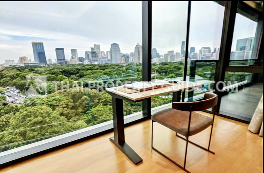 Condominium in Ploenchit 