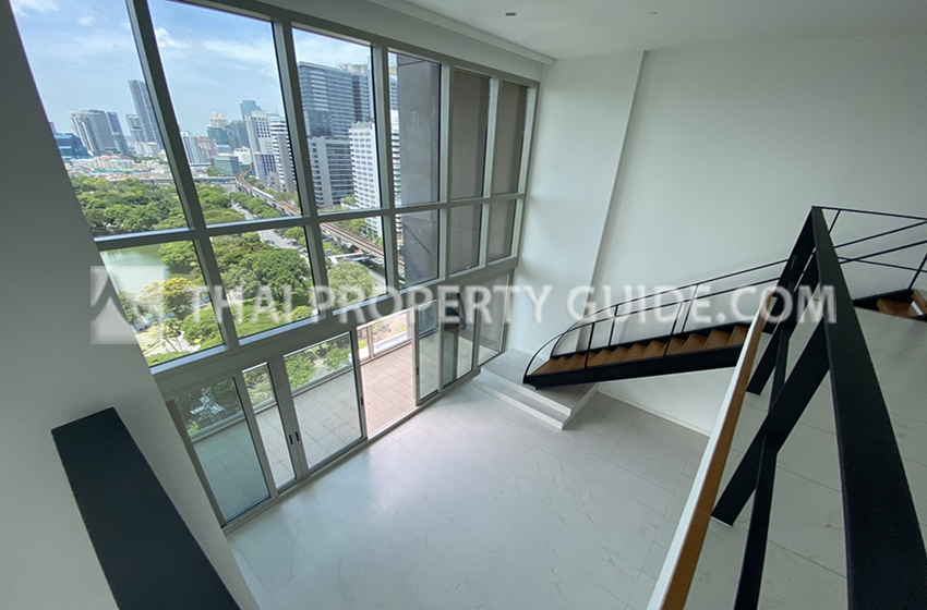 Condominium in Ploenchit 