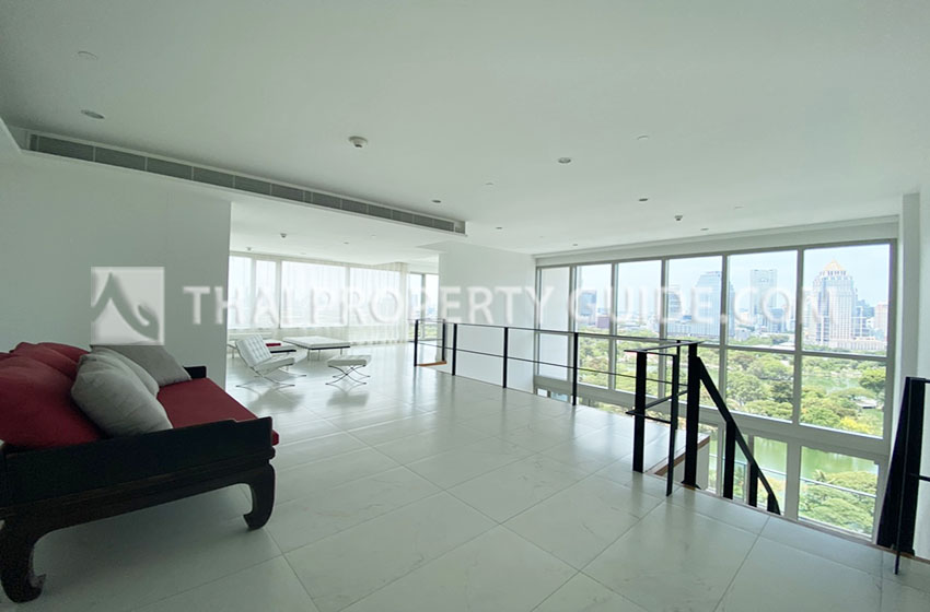 Condominium in Ploenchit 