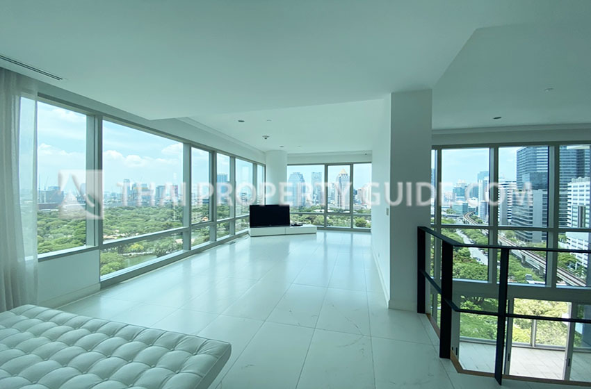 Condominium in Ploenchit 