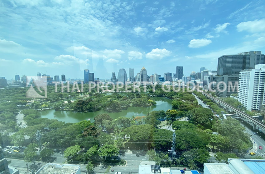 Condominium in Ploenchit 