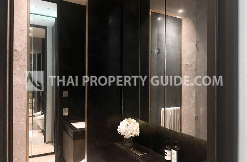 Condominium in Ploenchit 