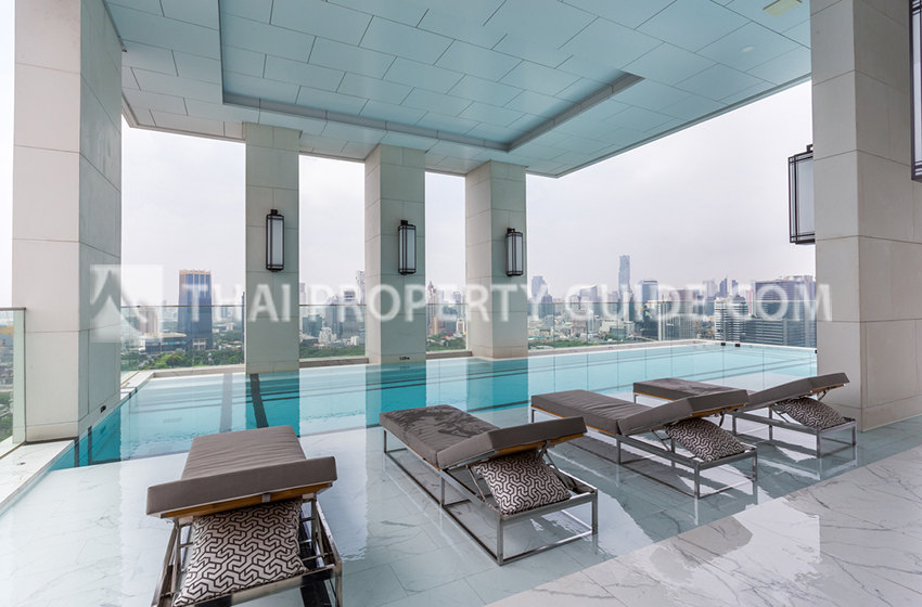 Condominium in Ploenchit 