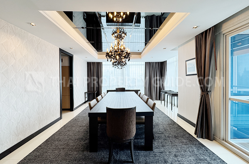 Condominium in Ploenchit : Athenee Residence 
