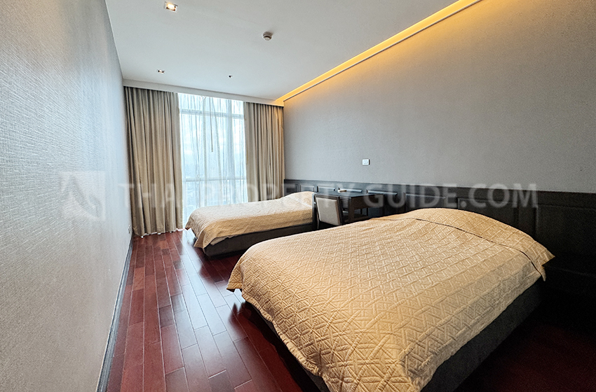 Condominium in Ploenchit : Athenee Residence 