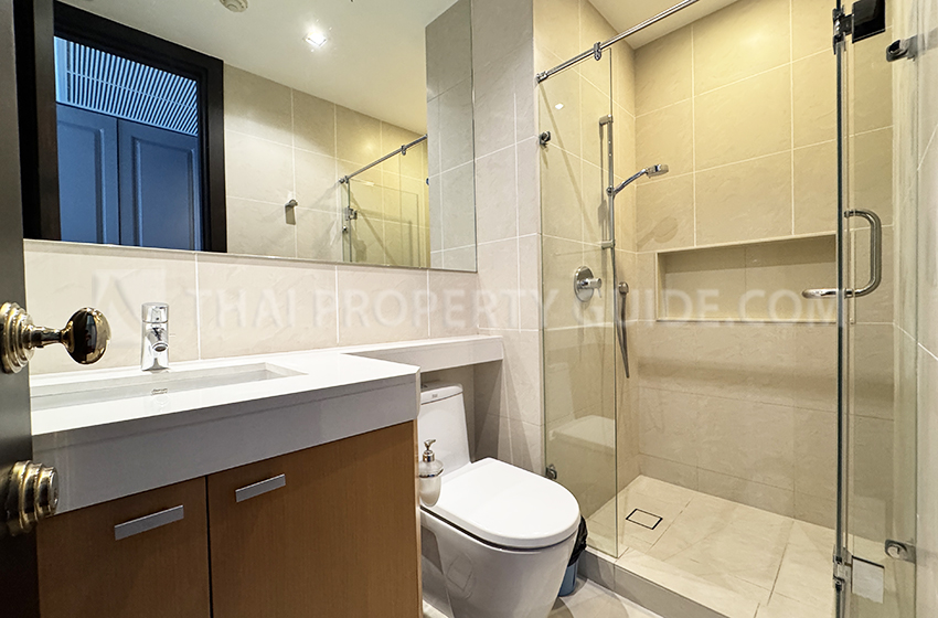 Condominium in Ploenchit : Athenee Residence 