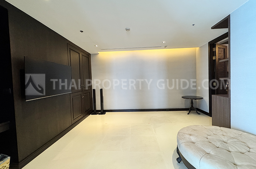 Condominium in Ploenchit : Athenee Residence 