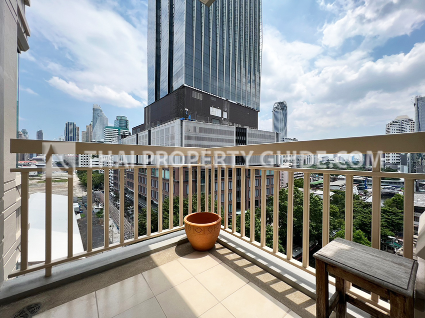 Condominium in Ploenchit 
