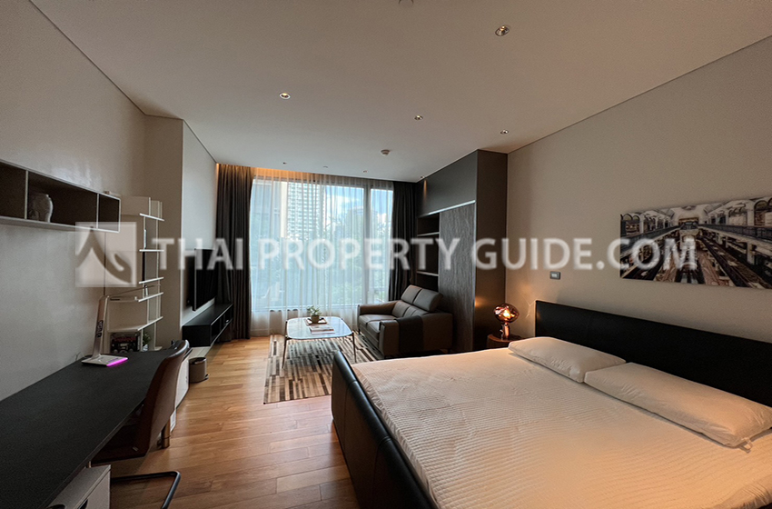 Condominium in Ploenchit 