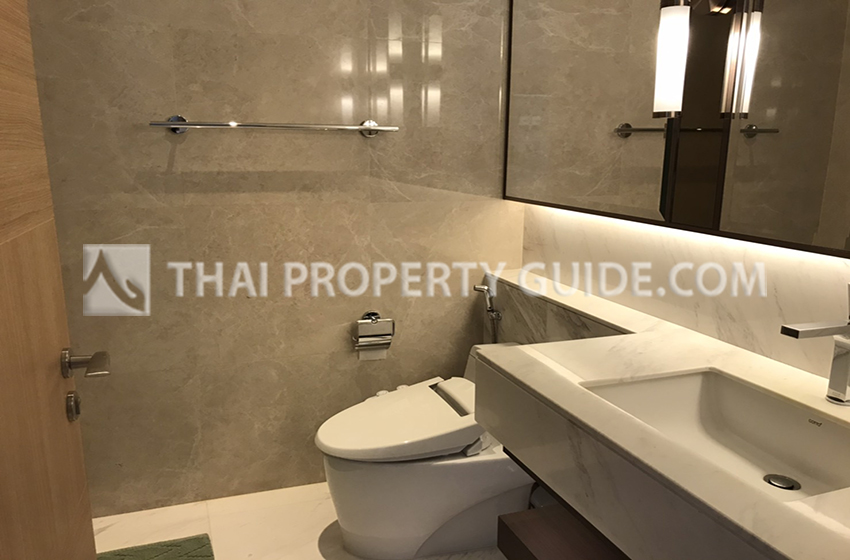 Condominium in Ploenchit 