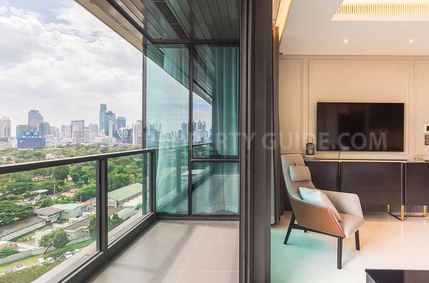 Condominium in Ploenchit 