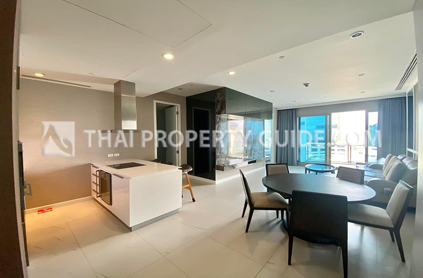 Condominium in Ploenchit 