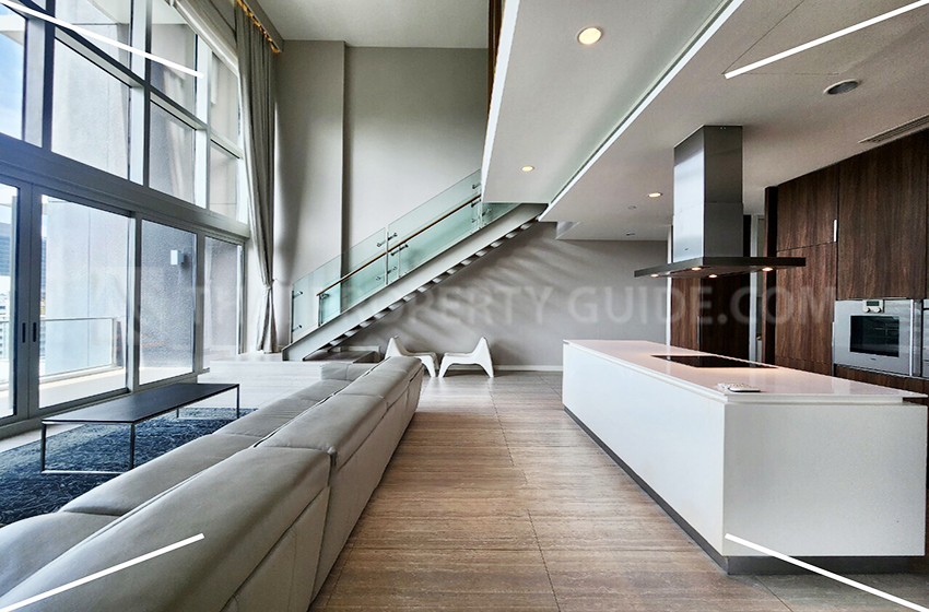 Condominium in Ploenchit 