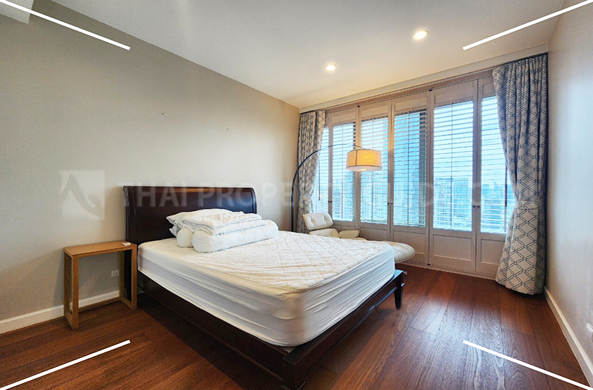 Condominium in Ploenchit 