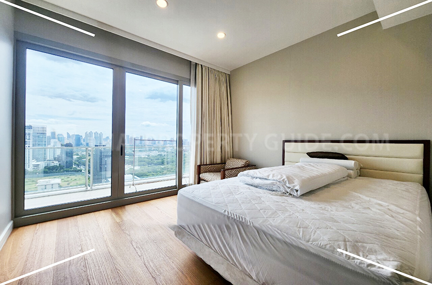 Condominium in Ploenchit 