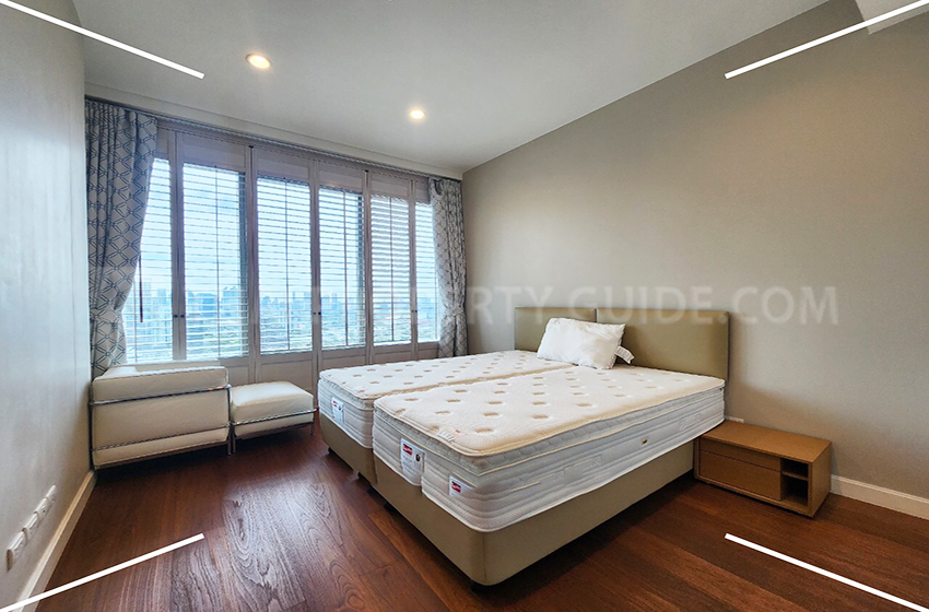 Condominium in Ploenchit 