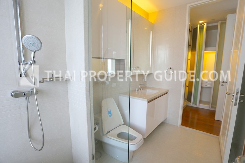 Condominium in Ploenchit 
