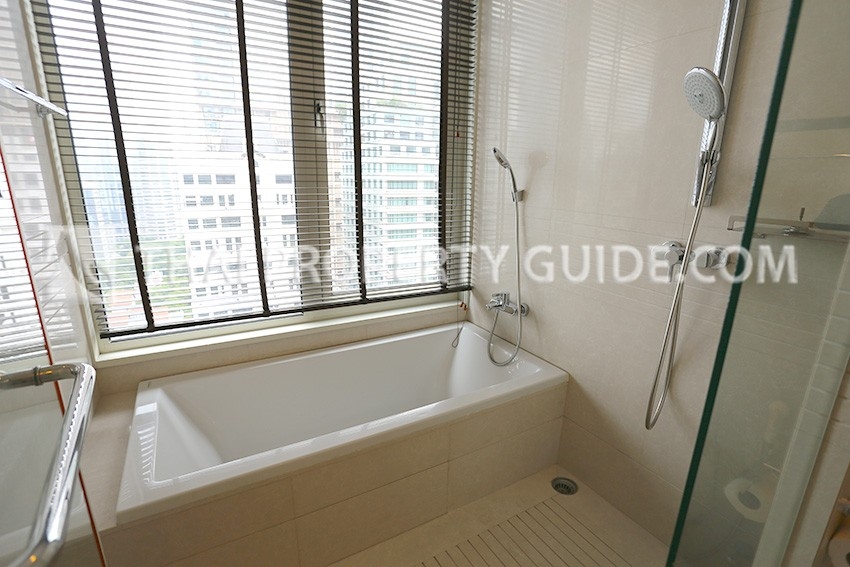 Condominium in Ploenchit 