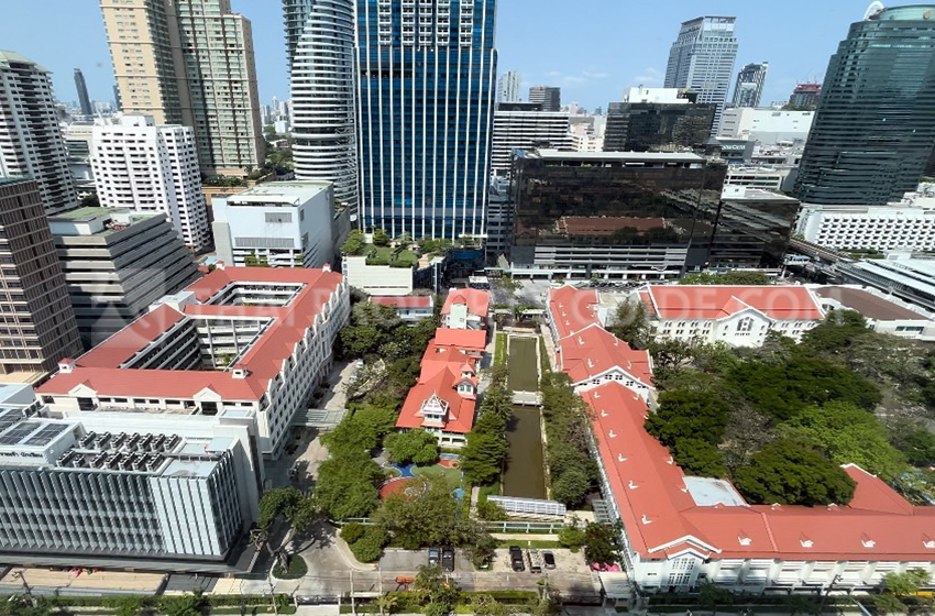 Condominium in Ploenchit 