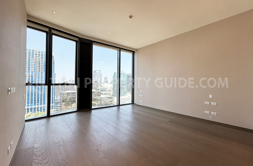 Condominium in Ploenchit 