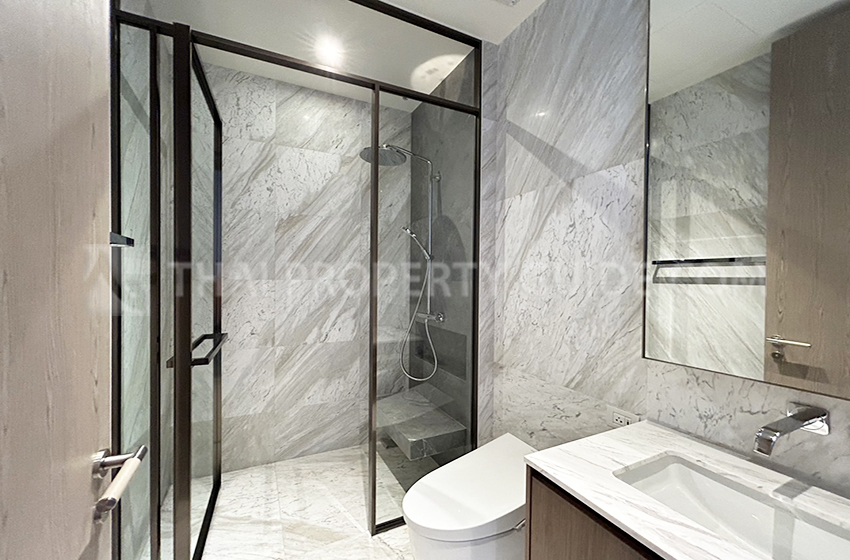 Condominium in Ploenchit 