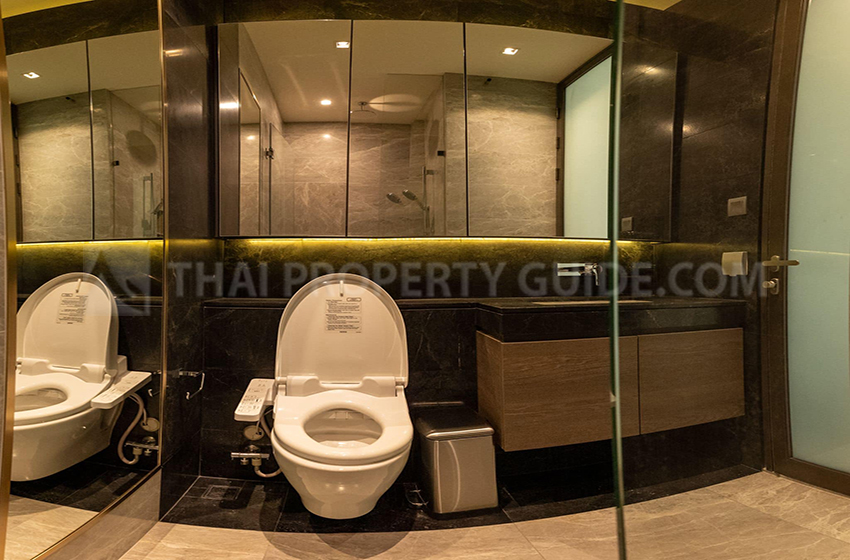 Condominium in Ploenchit 