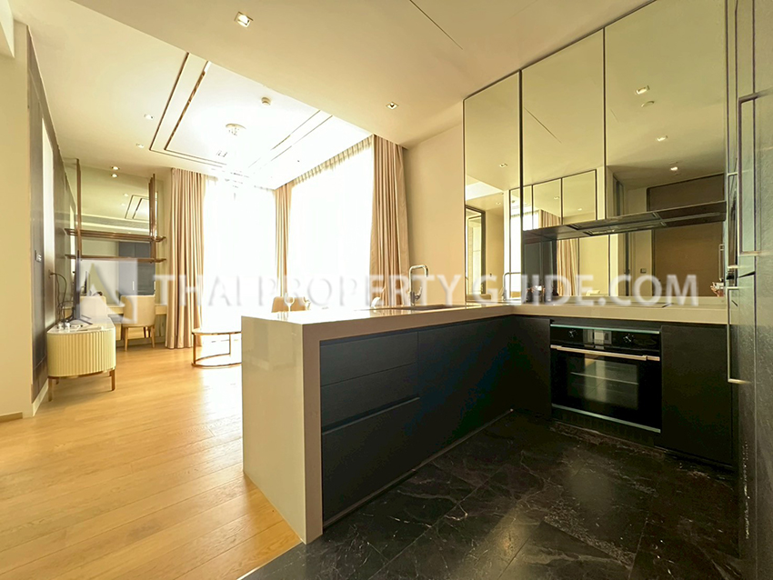 Condominium in Ploenchit 