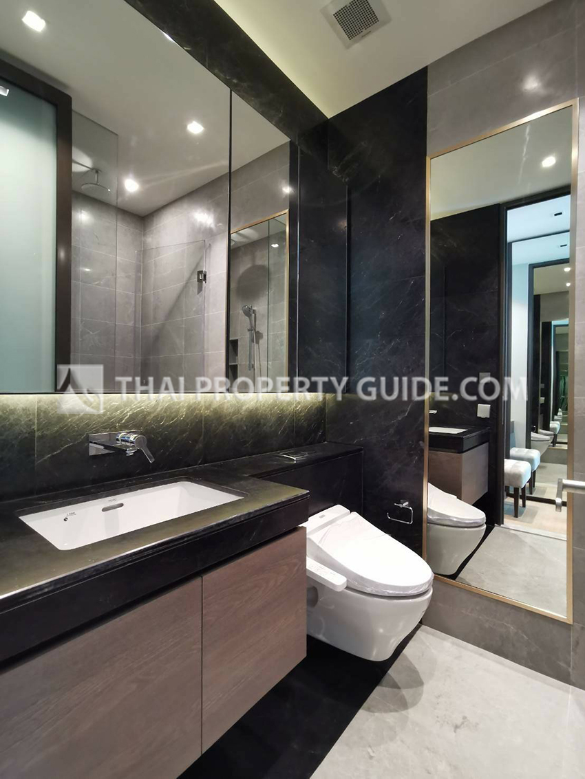 Condominium in Ploenchit 