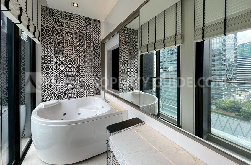 Condominium in Ploenchit : Noble Ploenchit 