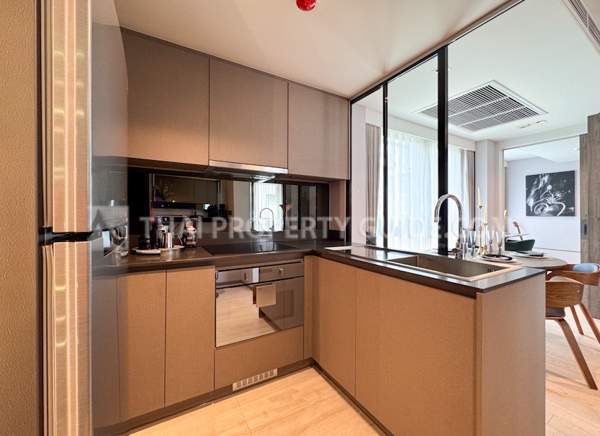 Condominium in Ploenchit 